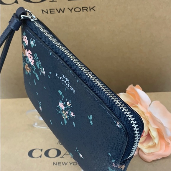 COACH COACH Corner Zip Wristlet with rose bouquet - Picture 5 of 14